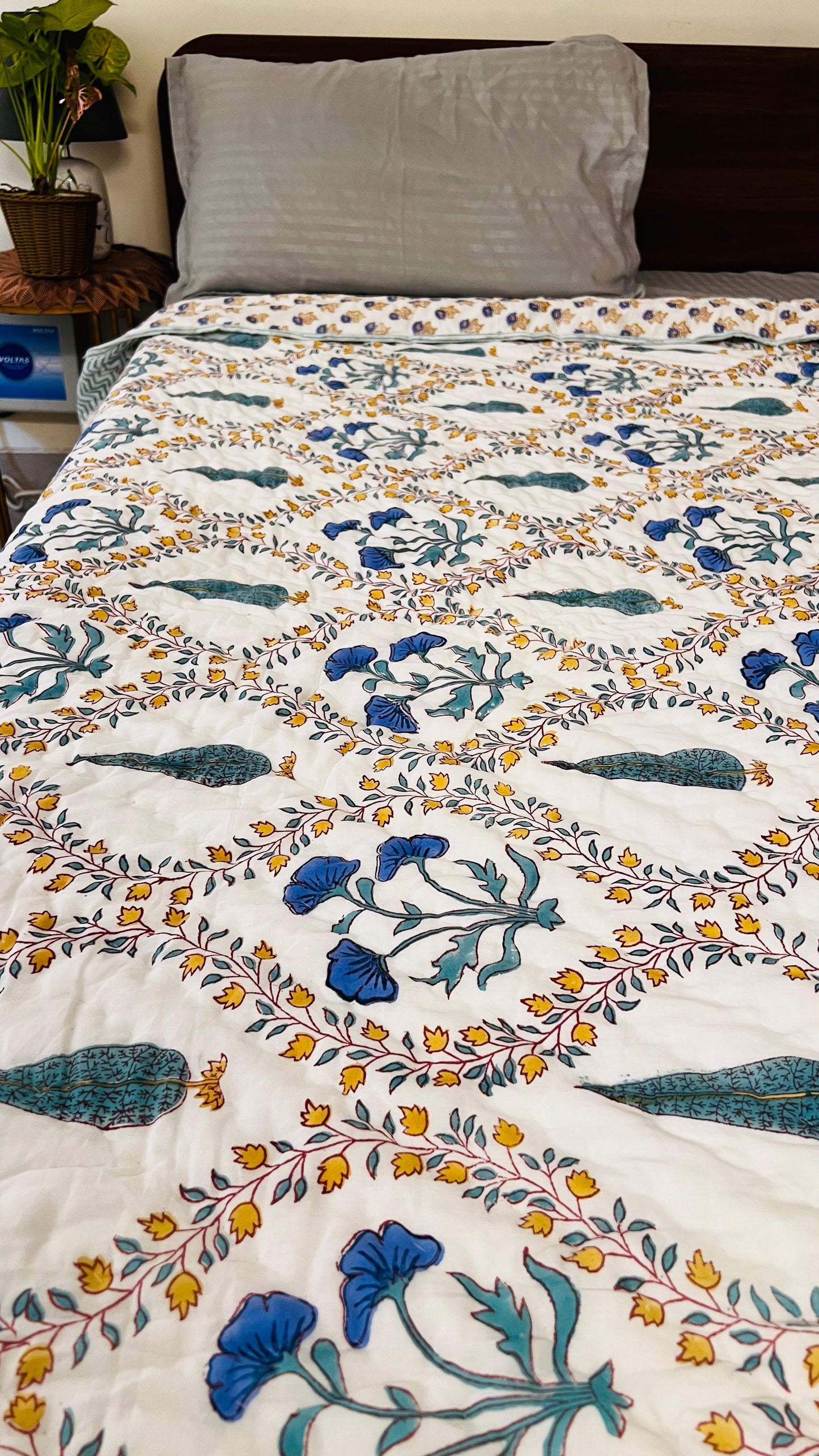 Magnolia Jaal Mul Mul Cotton Block Printed King Size Reversible Quilt