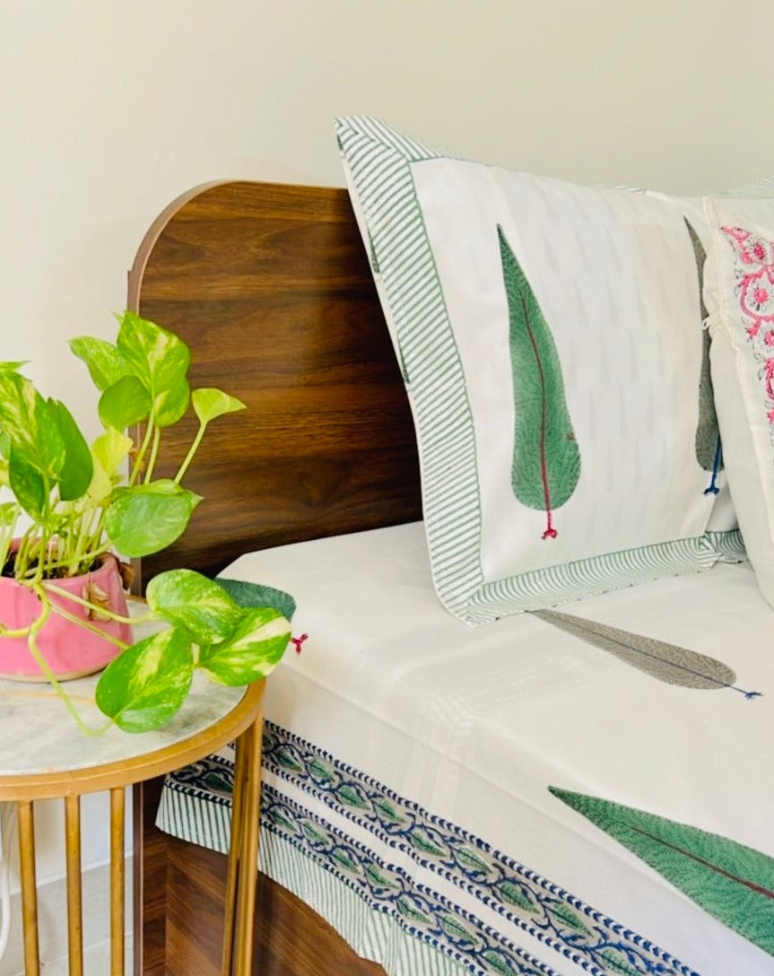 Evergreen and Black Cotton Block Printed Fitted Bedsheet