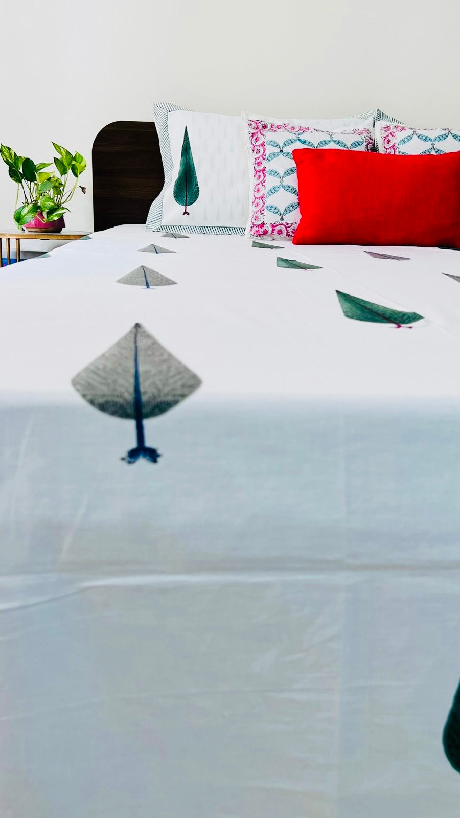 Evergreen and Black Cotton Block Printed Fitted Bedsheet